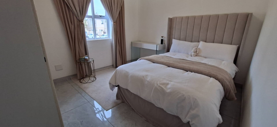 2 Bedroom Property for Sale in Royal Ascot Western Cape